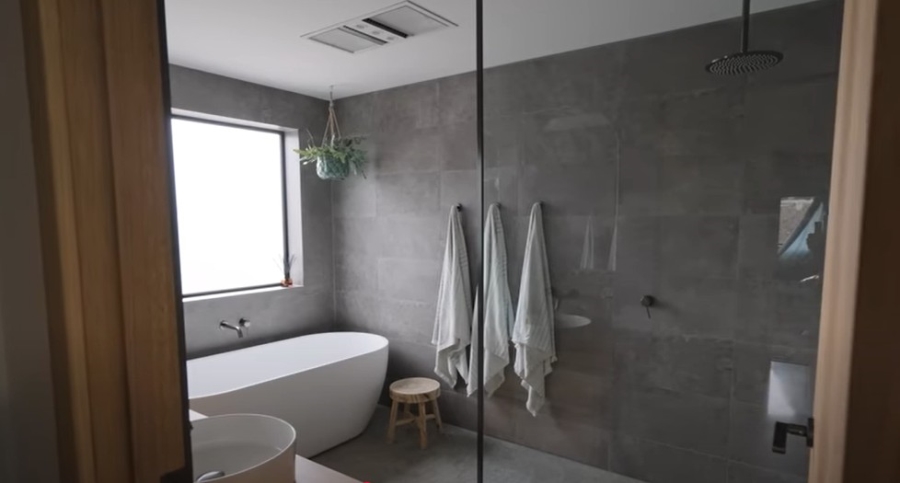 4 Bedroom Property for Sale in Whale Rock Western Cape